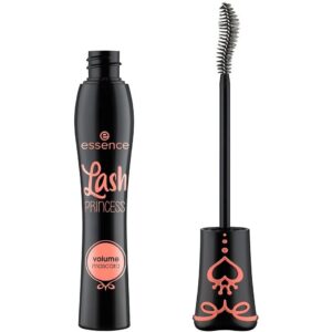 ریمل حجم دهنده اسنس پرینسس Sculpted Volume روی مژه‌ها