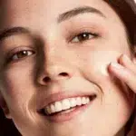 ژل مرطوب کننده کلینیک مدل Dramatically Different حجم 125 میل